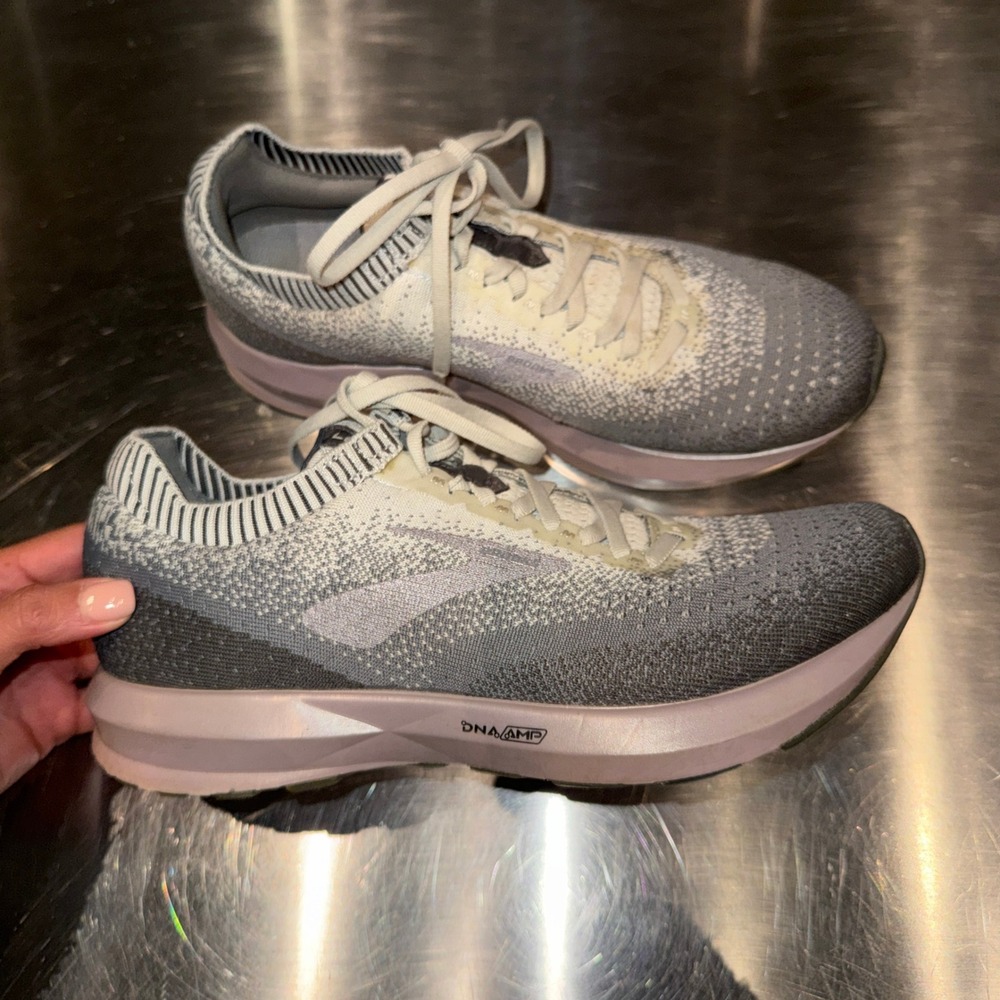 Brooks Levitate 2 DNA AMP Running Shoes Women' Size 9 Gray Knit Athletic Sneaker